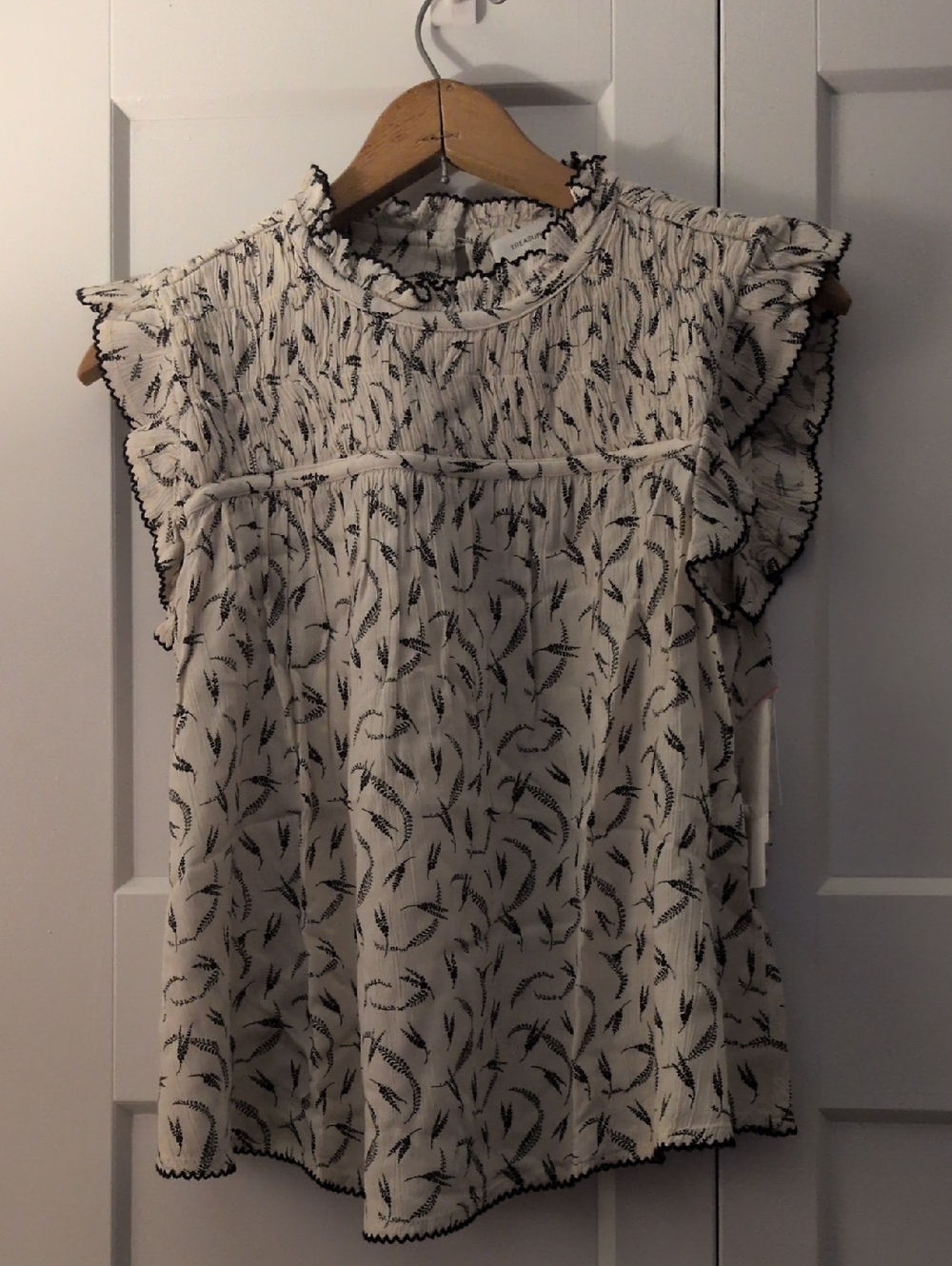 Treasure & Bond Cream Flutter Sleeve Blouse with Black Leaf Print